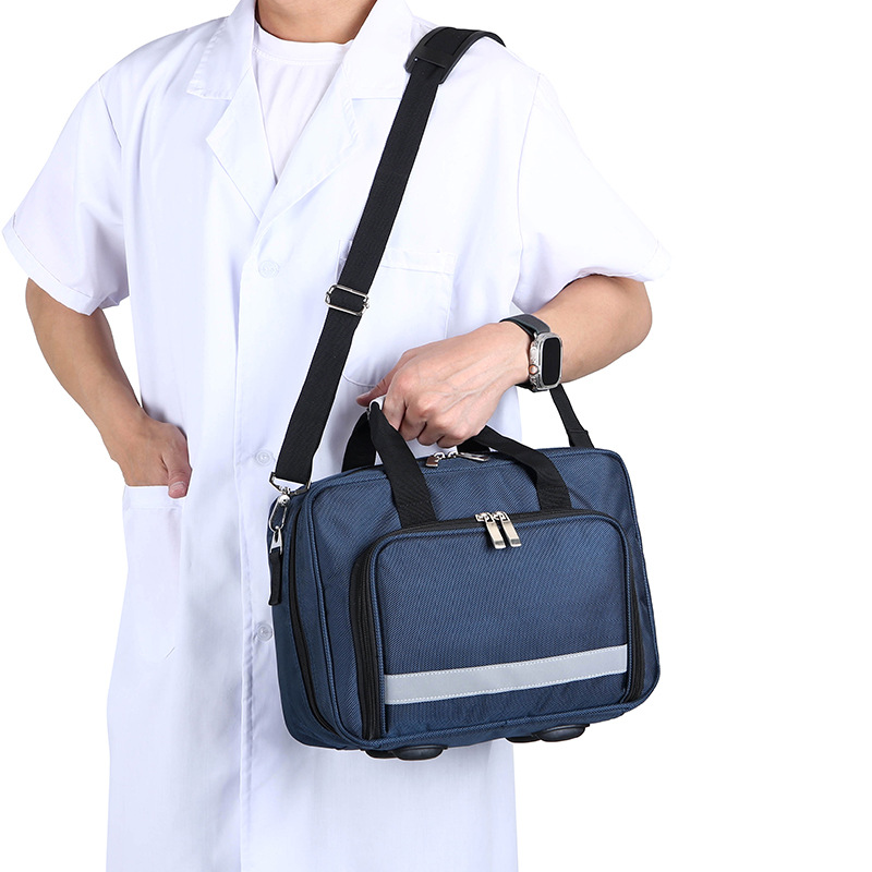EHBO-doos voor buiten met grot - First Aid Bag Kit recensie en prijs